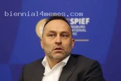 Депутат Госдумы пристыдил Комличенко за слова о ценах на помидоры