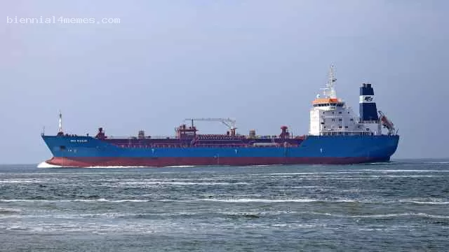 Экспорт российской нефти в Индию рухнул до 2-летнего минимума после санкций США