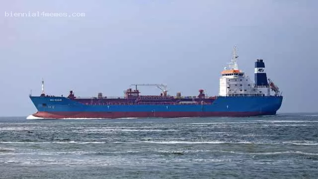 Индия стала скупать американскую нефть вместо российской