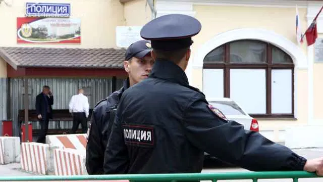 
								В Самаре из-за низких зарплат массово уволились полицейские			