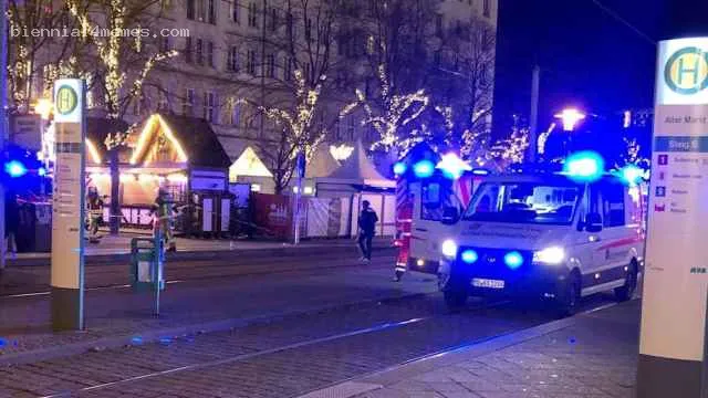 Террорист на автомобиле влетел в толпу на рождественской ярмарке в Магдебурге