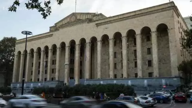 Из парламента Грузии «уволили» треть депутатов, не признавших результаты выборов