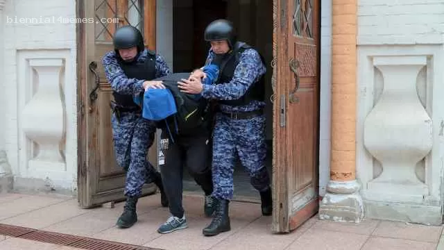 Россиян начнут сажать за отказ доносить друг на друга