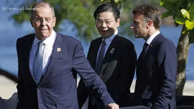 Макрон пожал руку Лаврову на саммите G20
