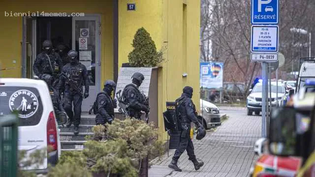 
								«Глобализация зла». Чехия обвинила российских шпионов в угрозах взорвать сотни школ			