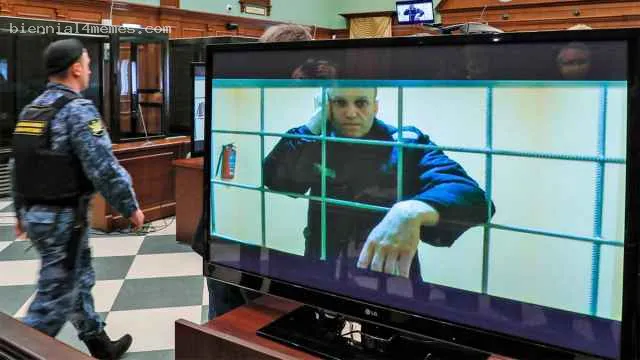 
								Путин повысил судью, отклонявшего иски Навального против колонии			