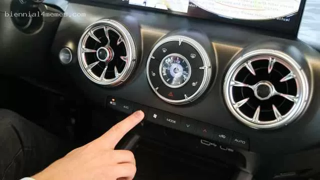 От китайских автоконцернов потребовали поставить в машины радио шансон