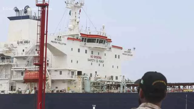 Индия пытается восстановить импорт российской нефти, рухнувший после санкций США