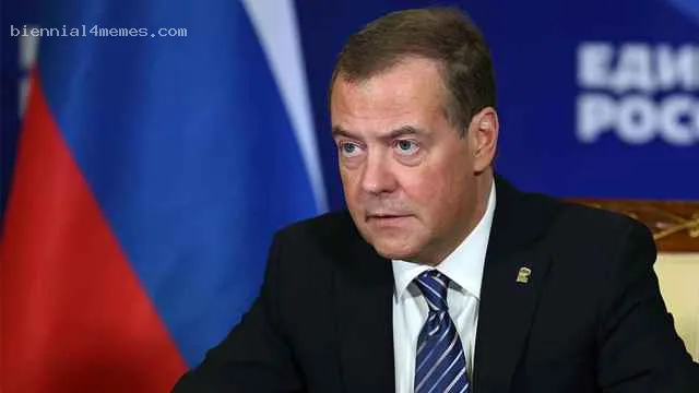 
								Медведев пригрозил расправой британским журналистам за колонку об убийстве генерала войск РХБЗ			