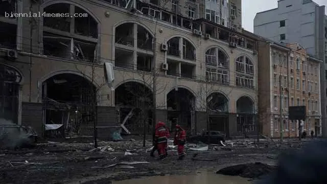 
								Посольства Португалии, Аргентины, Албании и Черногории пострадали при российском ударе по Киеву			