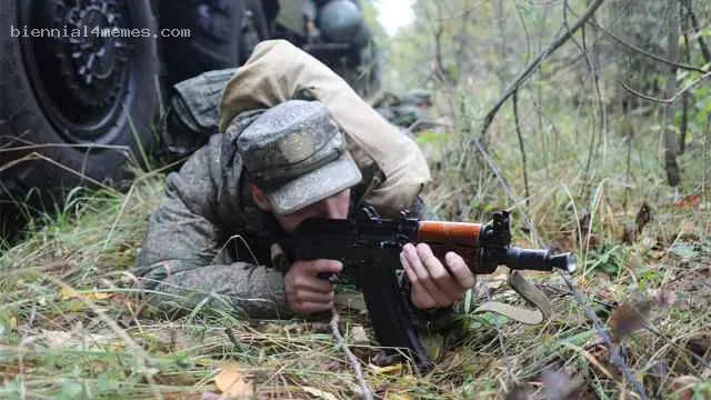 19-летнего срочника застрелили на полигоне после отказа ехать в Курскую область