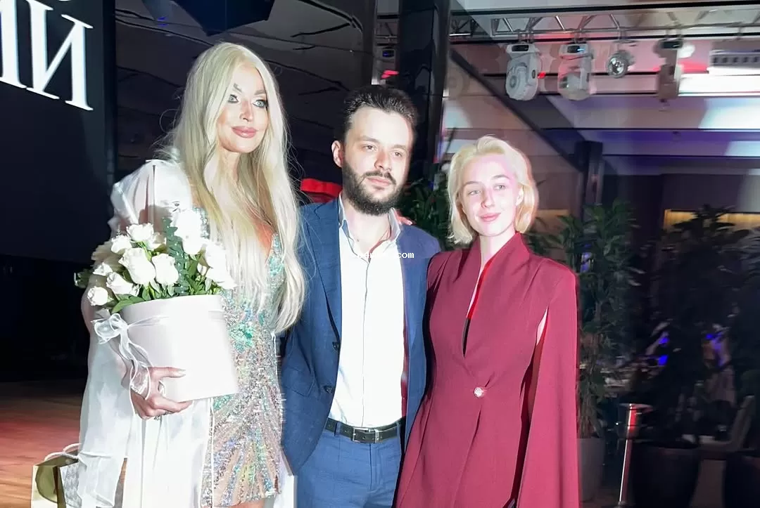 Волочкова с дочерью и зятем