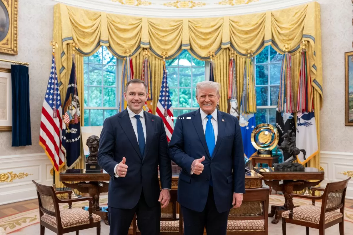 Дональд Трамп и Кароль Навроцкий в Овальном кабинете