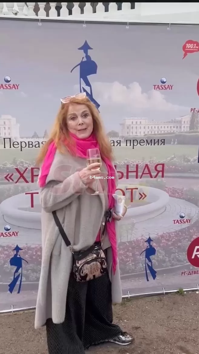 Клара Новикова удивила внешним видом Клара Новикова удивила внешним видом