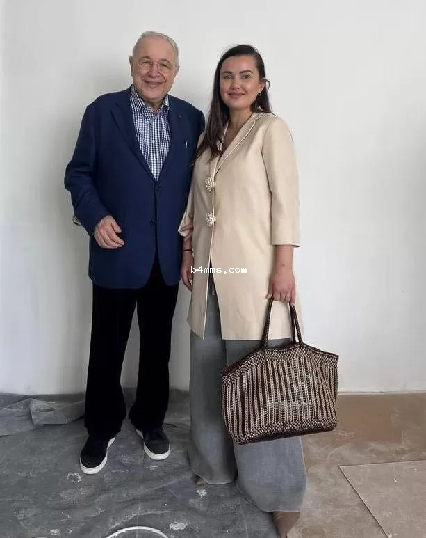 Петросяна подловили с новой барышней Петросяна подловили с новой барышней