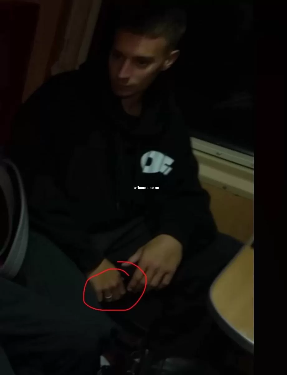 Владимир Бражко с обручальным кольцом Владимир Бражко с обручальным кольцом