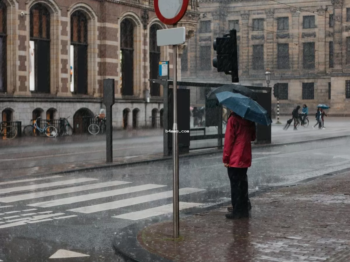 Скорое похолодание и дожди ожидают Украину: прогноз погоды на ближайшие дни