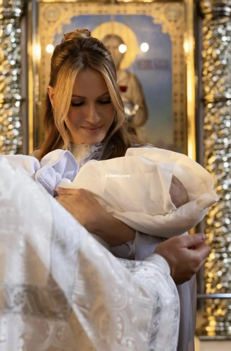 Леся Никитюк крестила сына 