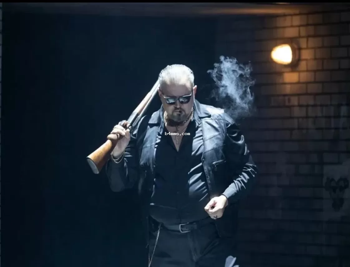 Теперь певцу придется выступать в России (страна-террорист) 