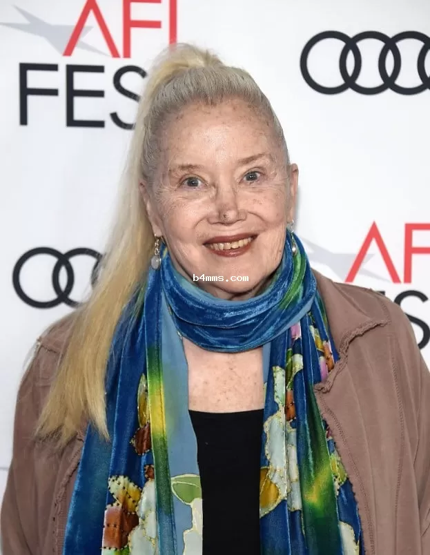 Салли Киркленд