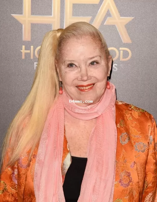 Салли Киркленд