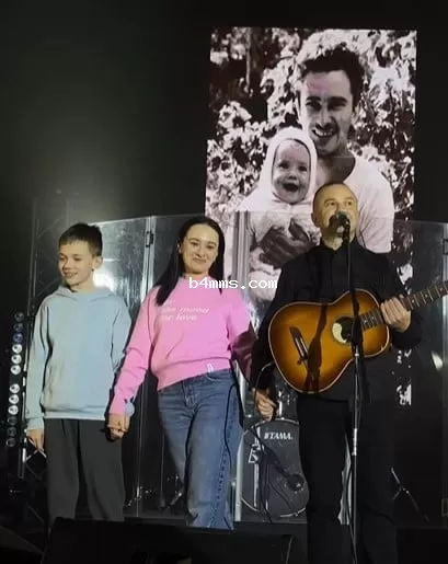 Виктор Павлик с дочерью и внуком