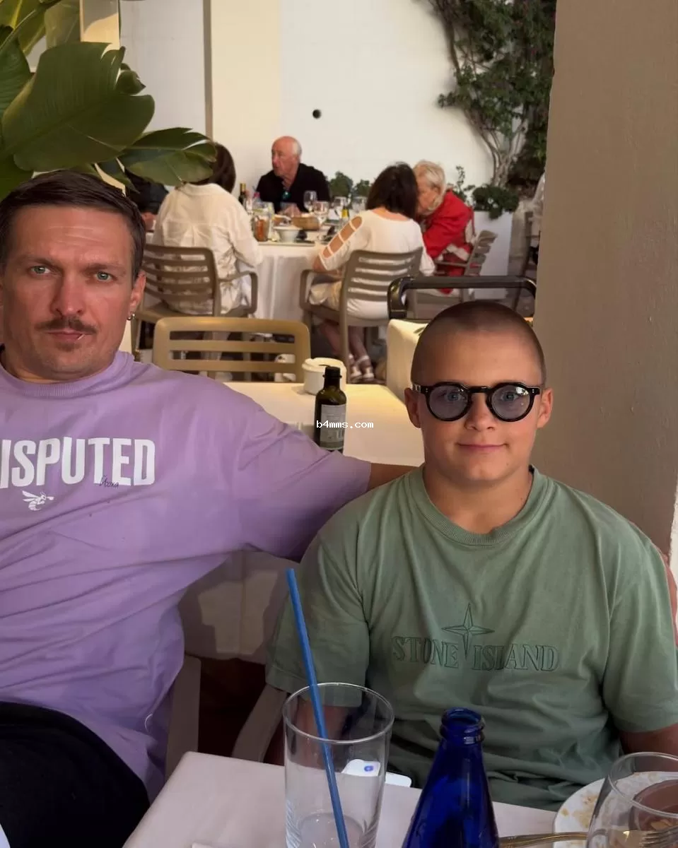 Александр Усик с сыном