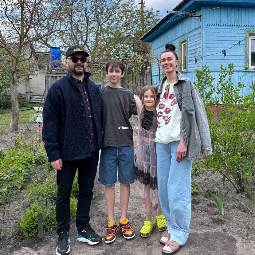 Михаил Клименко и Саша Норова с детьми Михаил Клименко и Саша Норова с детьми