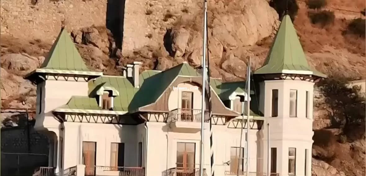 "Чайный домик", в котором живет Люся Янукович 