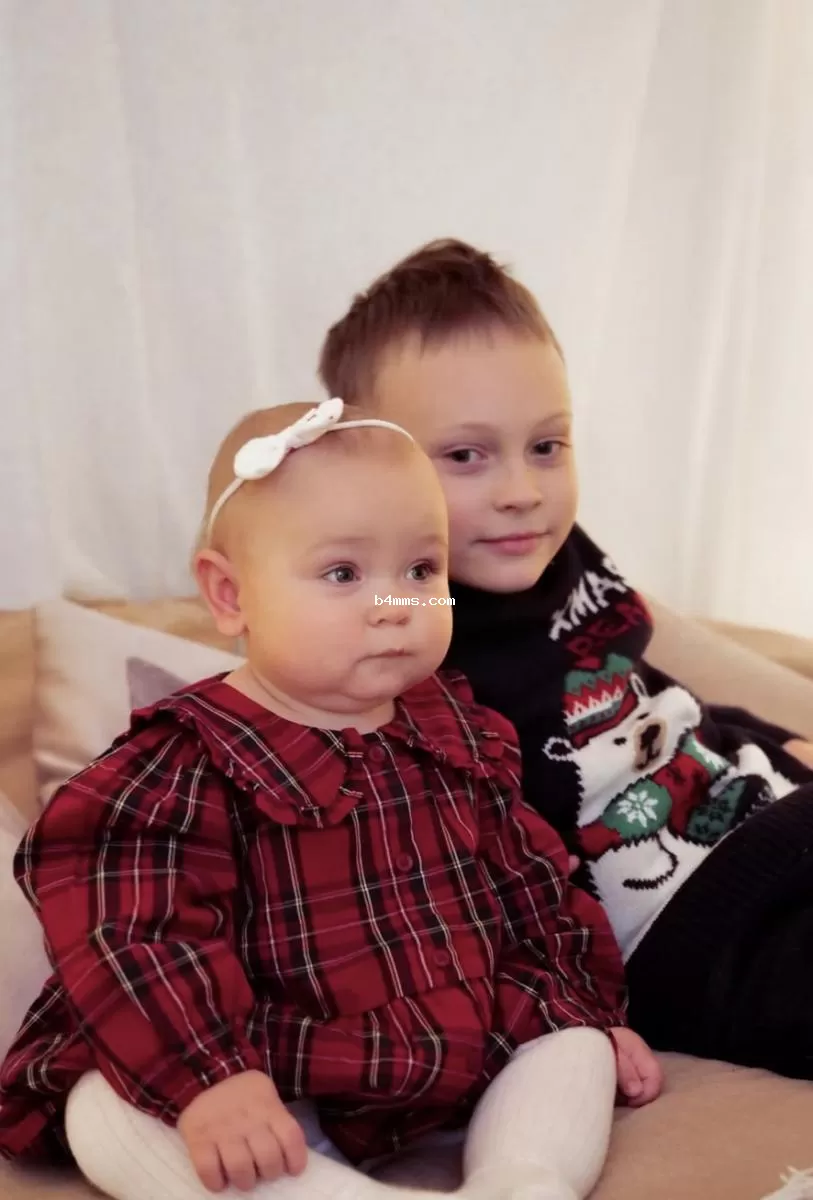 Анна Кошмал впервые показала лицо дочери 