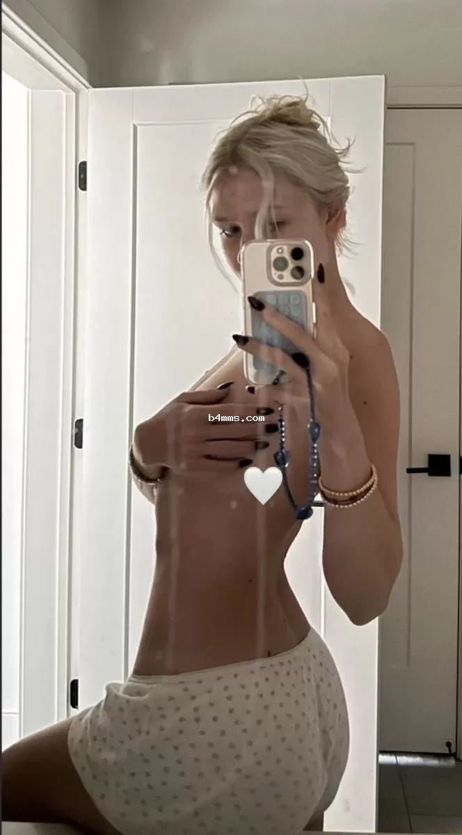 Дочь Брежневой похвасталась фигурой 