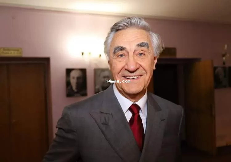 Анатолий Васильев