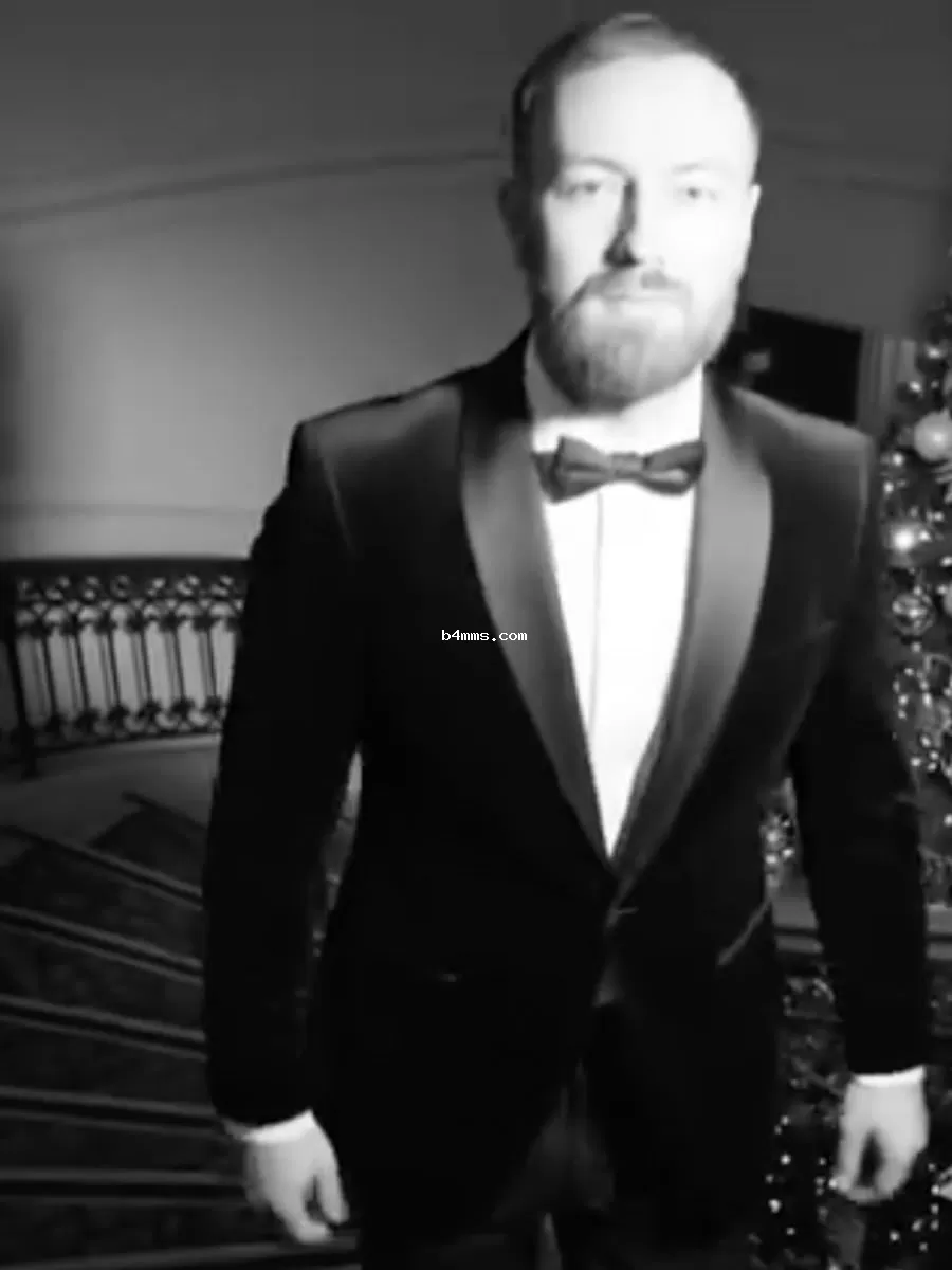 Денис Повалий появился в соцсети 