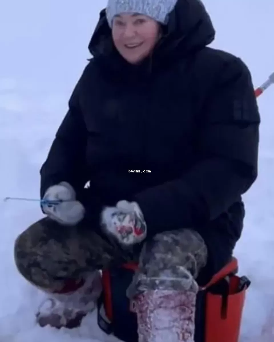 Лариса Гузеева в странном виде 